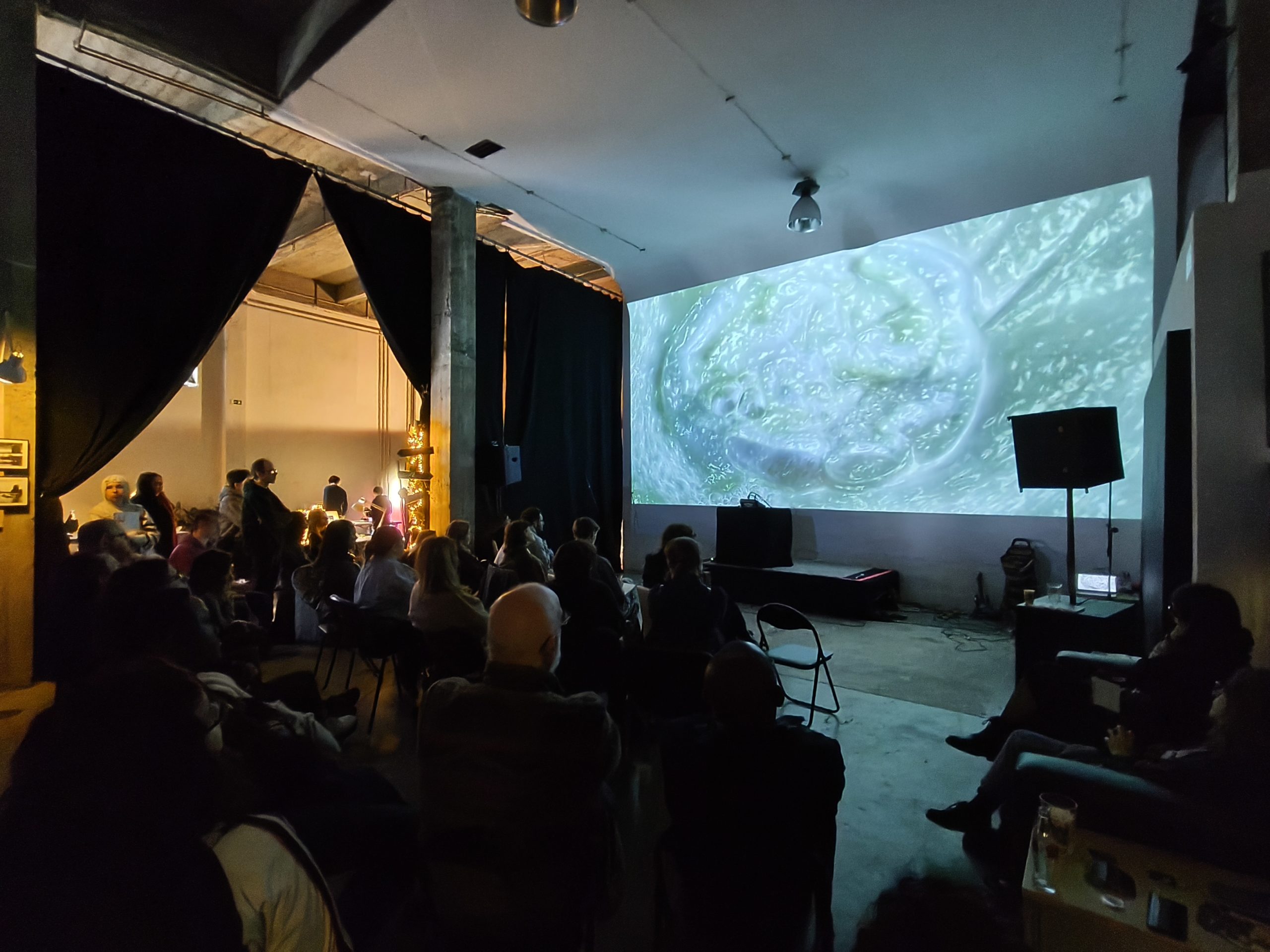 Projection: Devotion de Théo Naniot